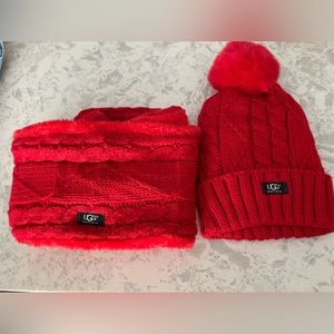 UGG SCARK AND BEANIE